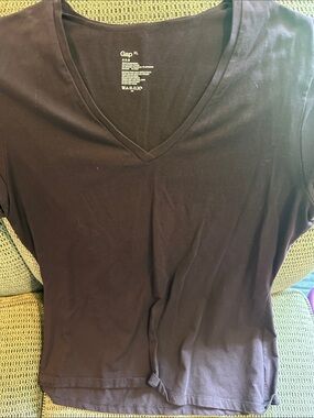 GAP Women's Purple V-Neck Short Sleeve Tee